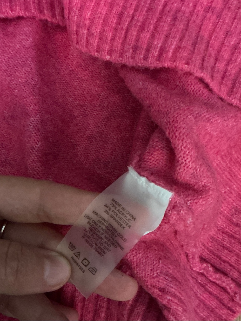 Vince Camuto Hot Pink V-Neck Sweater Size Medium - Picture 6 of 6